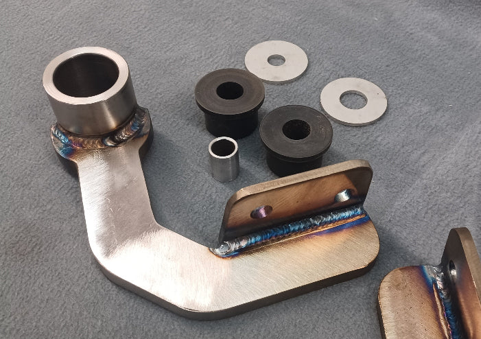 Crown Vic rear arm mount, stock or narrow #106